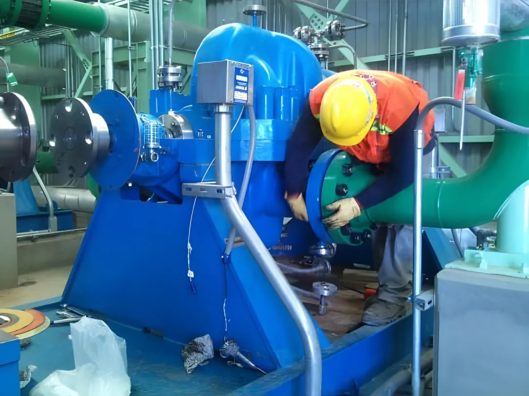 Montaje de piping y alineamiento de bomba centrífuga